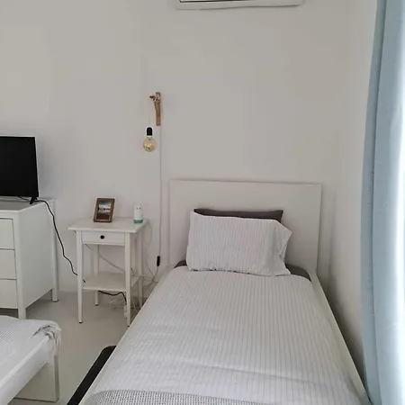 Albur House Homestay *